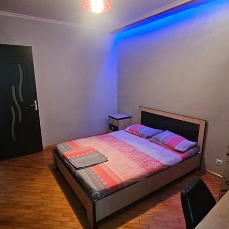 Nukri-2017 Appartement Batoemi Buitenkant foto