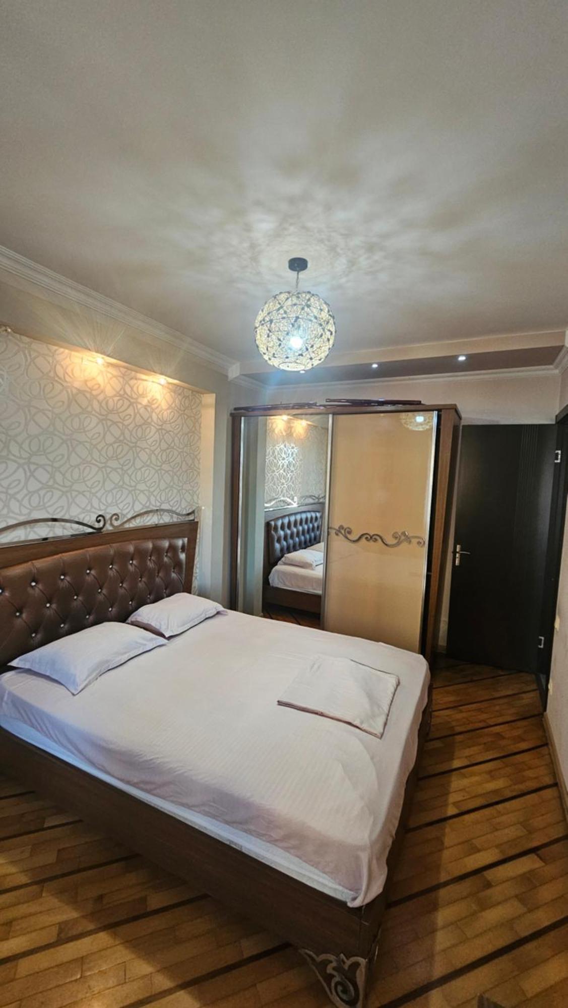 Nukri-2017 Appartement Batoemi Buitenkant foto