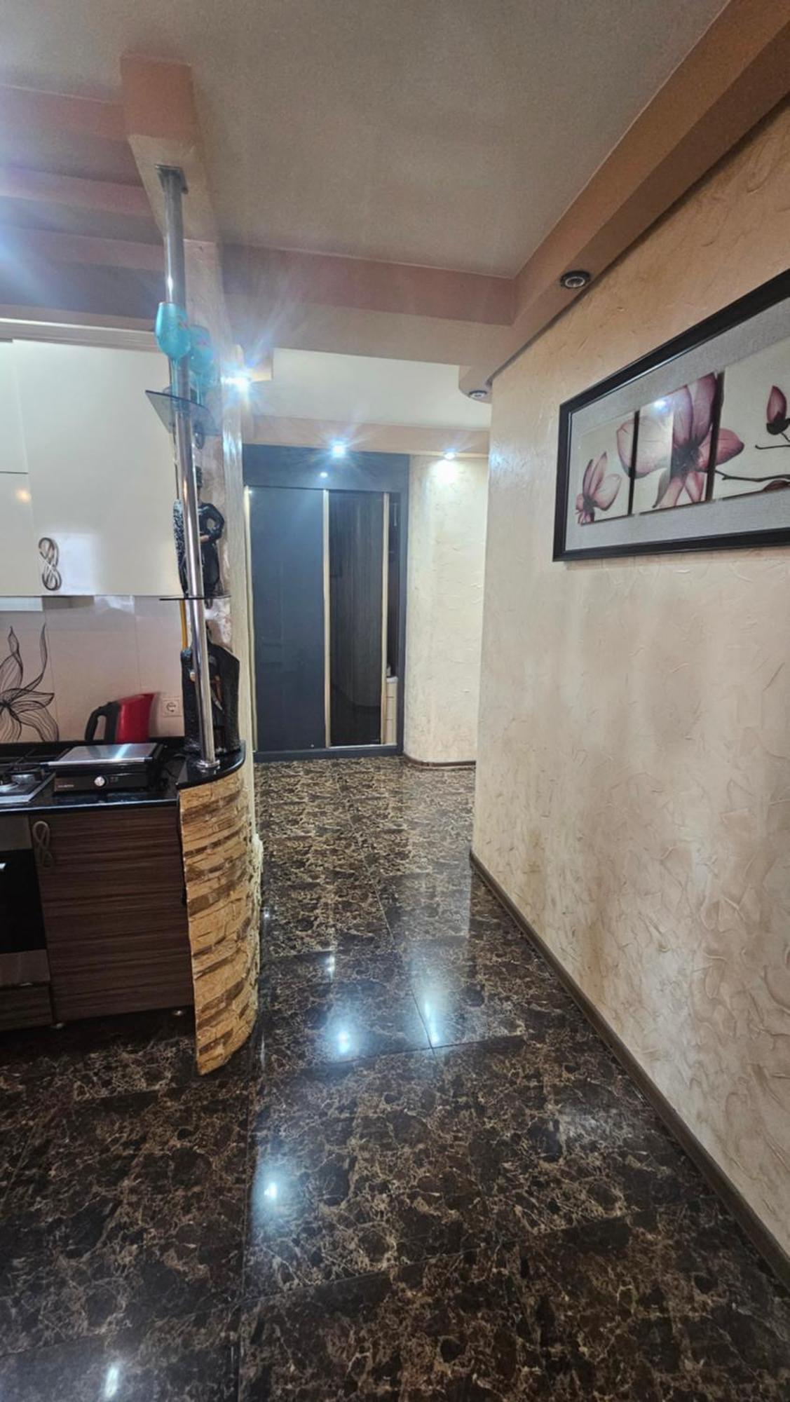 Nukri-2017 Appartement Batoemi Buitenkant foto