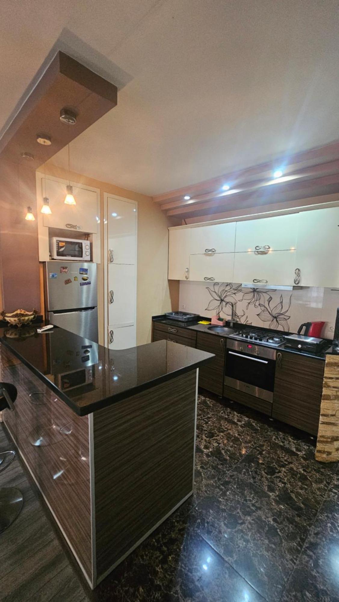 Nukri-2017 Appartement Batoemi Buitenkant foto